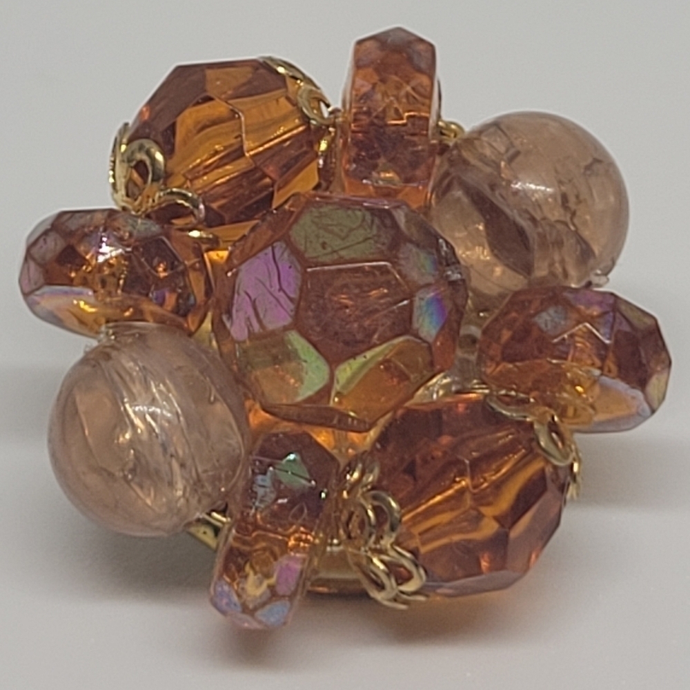 VINTAGE Cluster Beaded Iridescent Clip-On Earrings - Picture 6 of 11